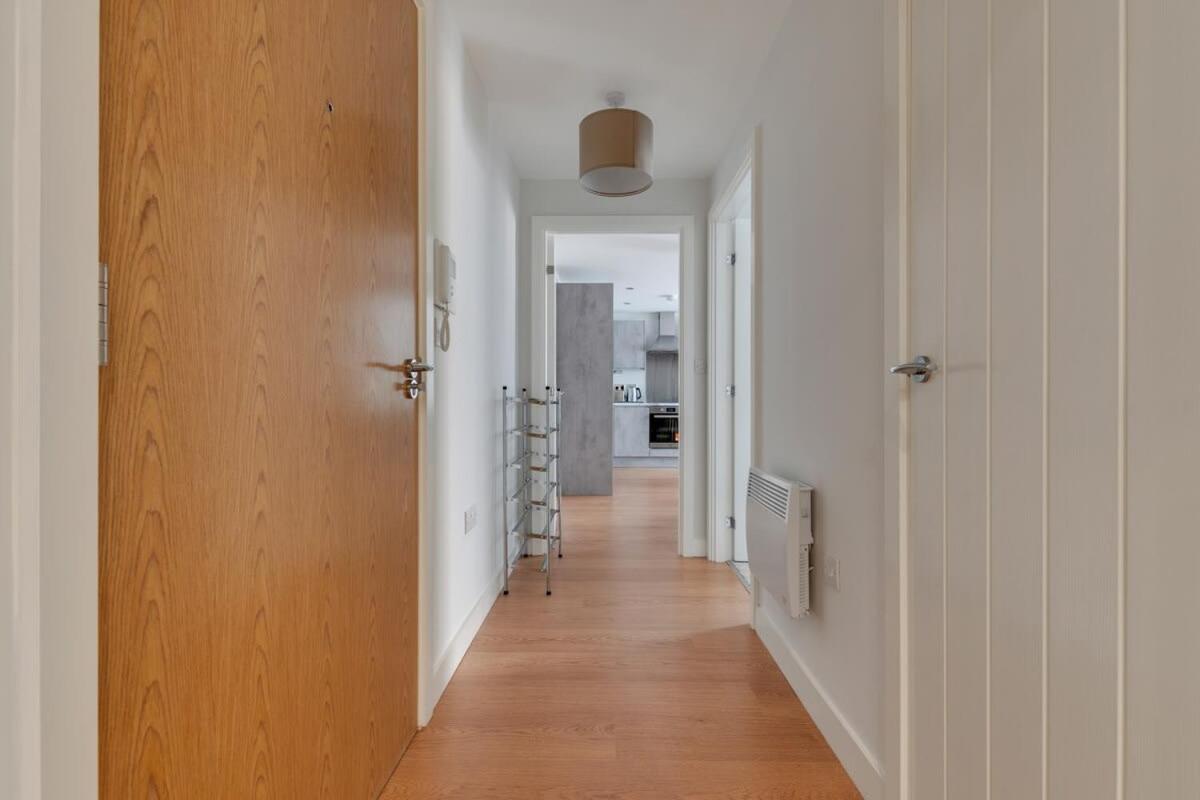 1 Bed Modern Apartment In A Converted Mill Leeds  Exteriér fotografie