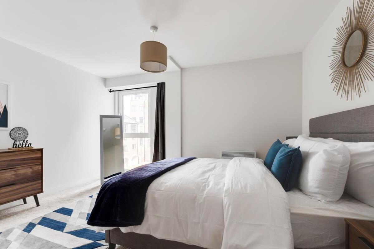1 Bed Modern Apartment In A Converted Mill Leeds  Exteriér fotografie