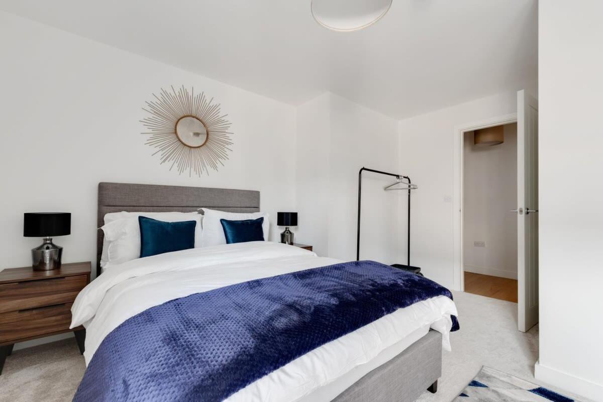 1 Bed Modern Apartment In A Converted Mill Leeds  Exteriér fotografie